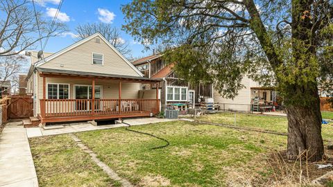 Tiny photo for 2315 Harvey Avenue, Berwyn, IL 60402 (MLS # 12576062)