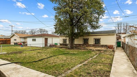 Tiny photo for 2315 Harvey Avenue, Berwyn, IL 60402 (MLS # 12576062)