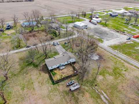 Tiny photo for 2107 CEDAR Avenue, Salem, IL 62881 (MLS # 12592601)