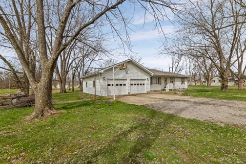 Tiny photo for 2107 CEDAR Avenue, Salem, IL 62881 (MLS # 12592601)