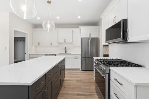 Tiny photo for 1023 Walter Street, Lemont, IL 60439 (MLS # 12677243)