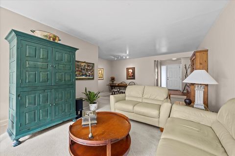 Tiny photo for 131 Autumn Court #131, Buffalo Grove, IL 60089 (MLS # 12514522)