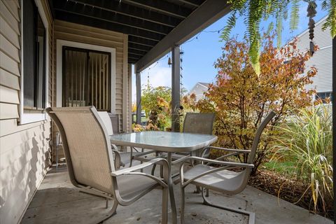 Tiny photo for 131 Autumn Court #131, Buffalo Grove, IL 60089 (MLS # 12514522)