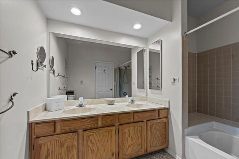 Tiny photo for 131 Autumn Court #131, Buffalo Grove, IL 60089 (MLS # 12514522)