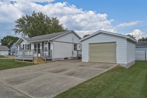 Tiny photo for 1606 Bonnie Avenue, Dixon, IL 61021 (MLS # 12744006)