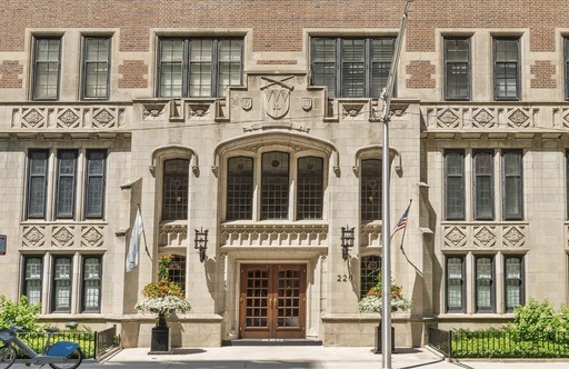 220 E WALTON Place 9W