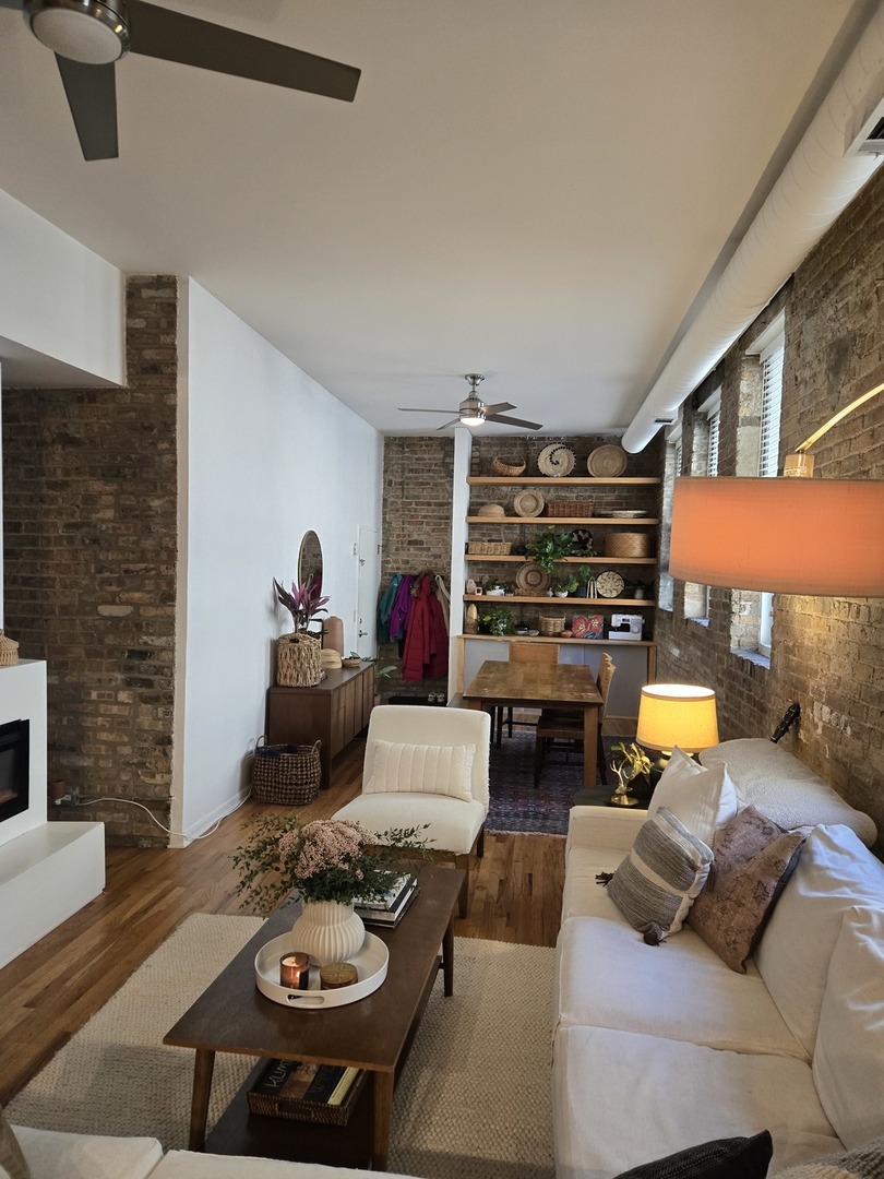 515 N Noble Street 115