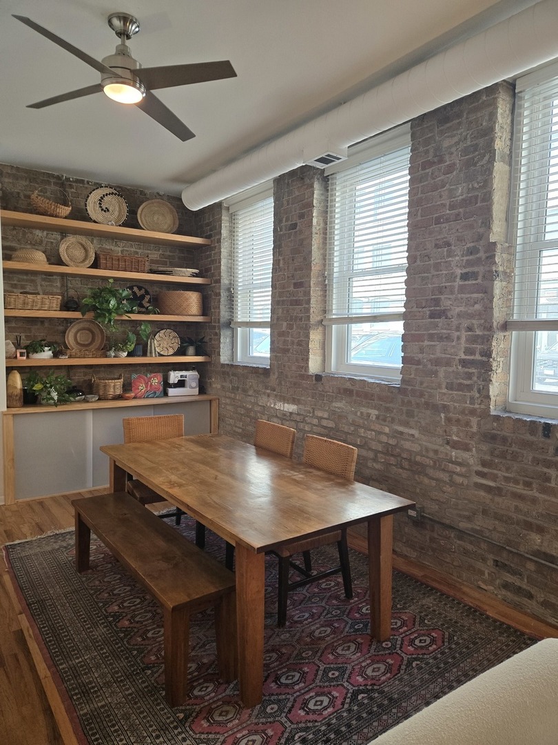 515 N Noble Street 115