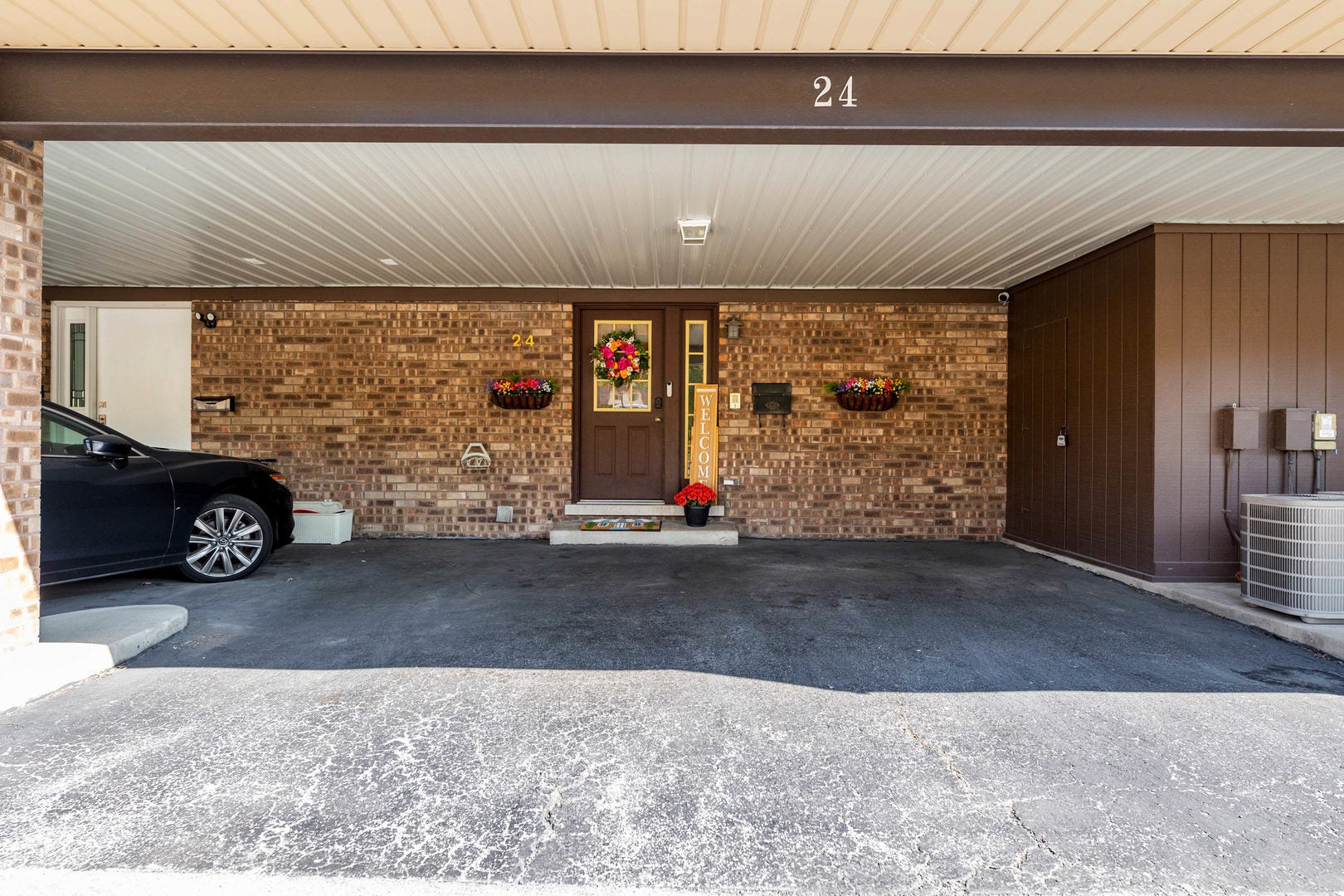 24 Cour Madeleine Court