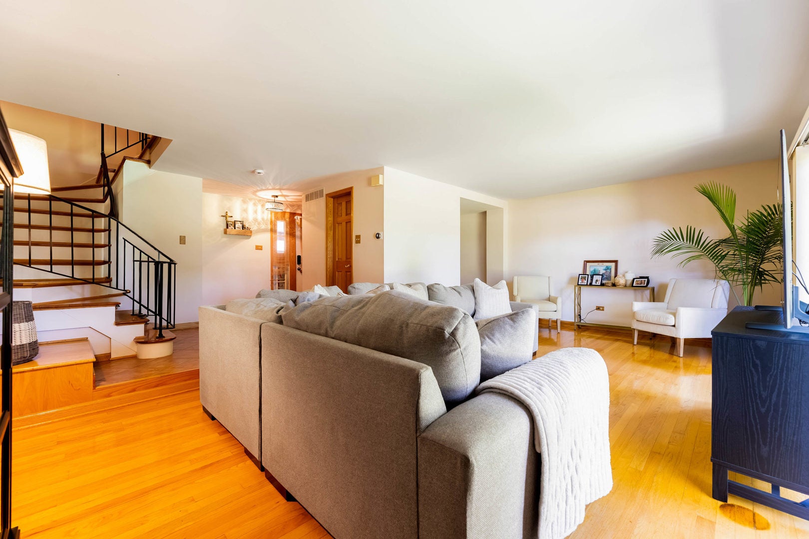 24 Cour Madeleine Court