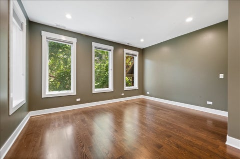 Tiny photo for 2901 N Burling Street, Chicago, IL 60657 (MLS # 12688685)