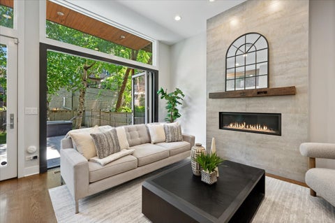 Tiny photo for 2901 N Burling Street, Chicago, IL 60657 (MLS # 12688685)