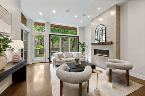Tiny photo for 2901 N Burling Street, Chicago, IL 60657 (MLS # 12688685)