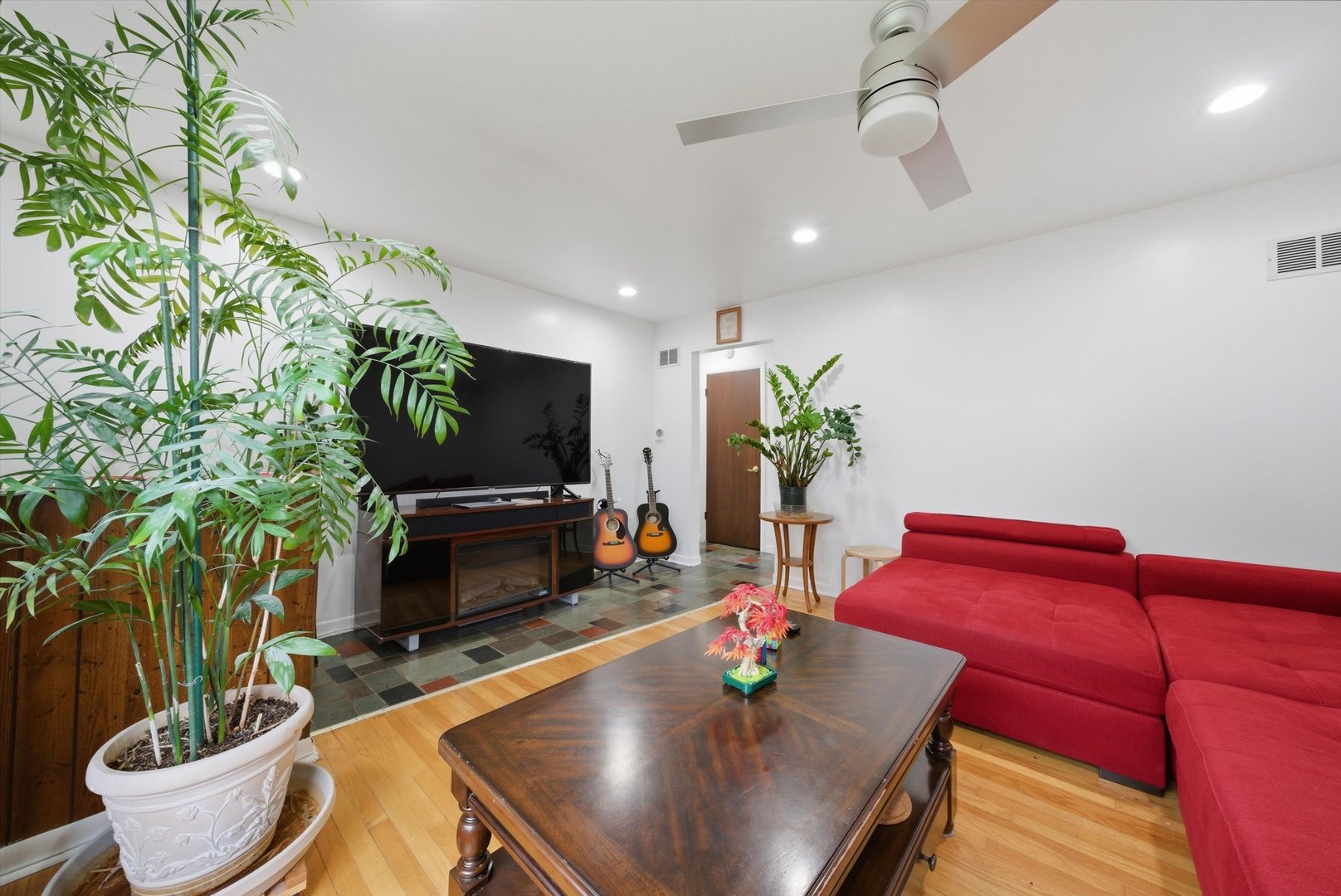 1 N EDWARD Street