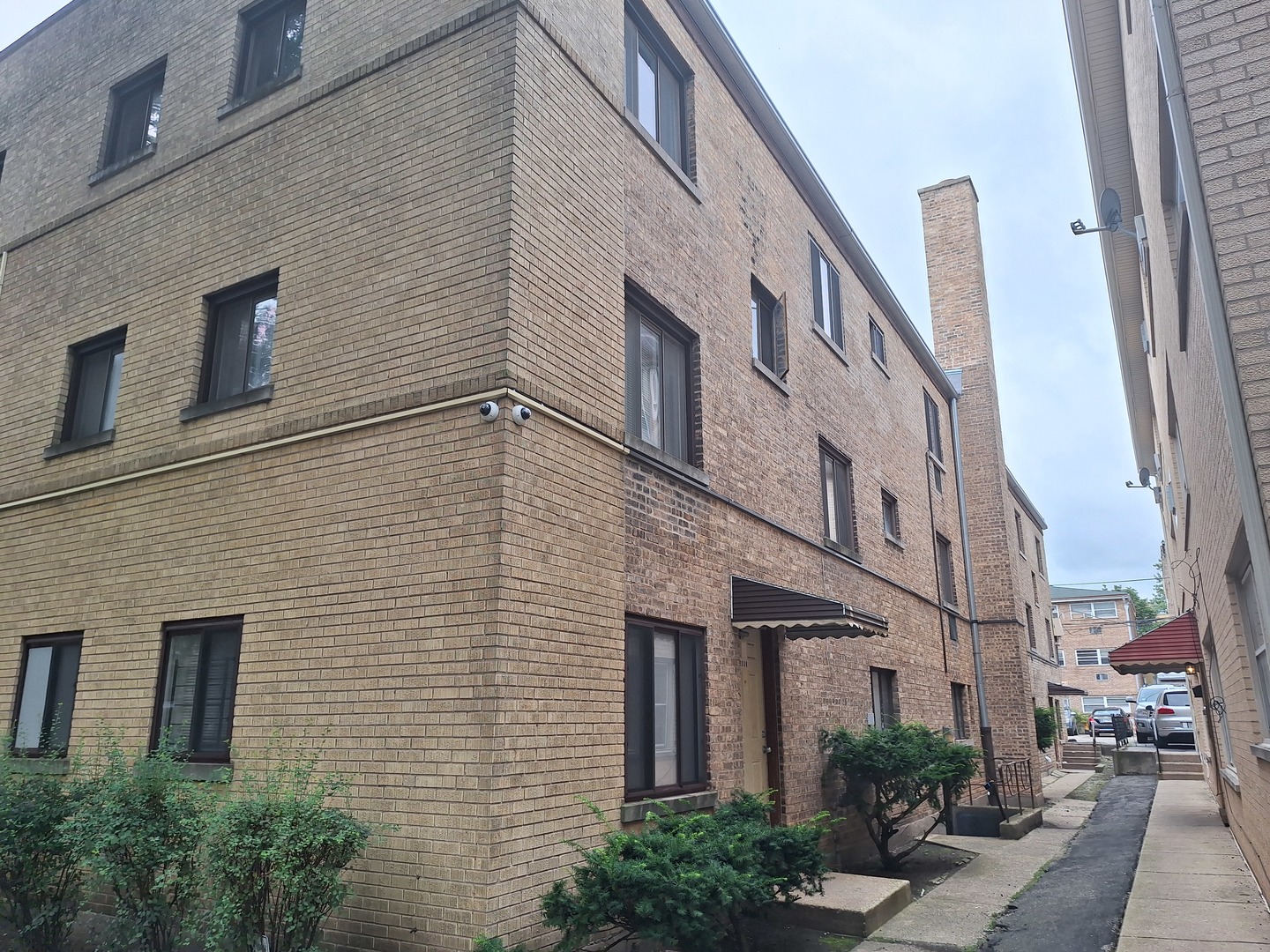 2038 W Jarvis Avenue 2D