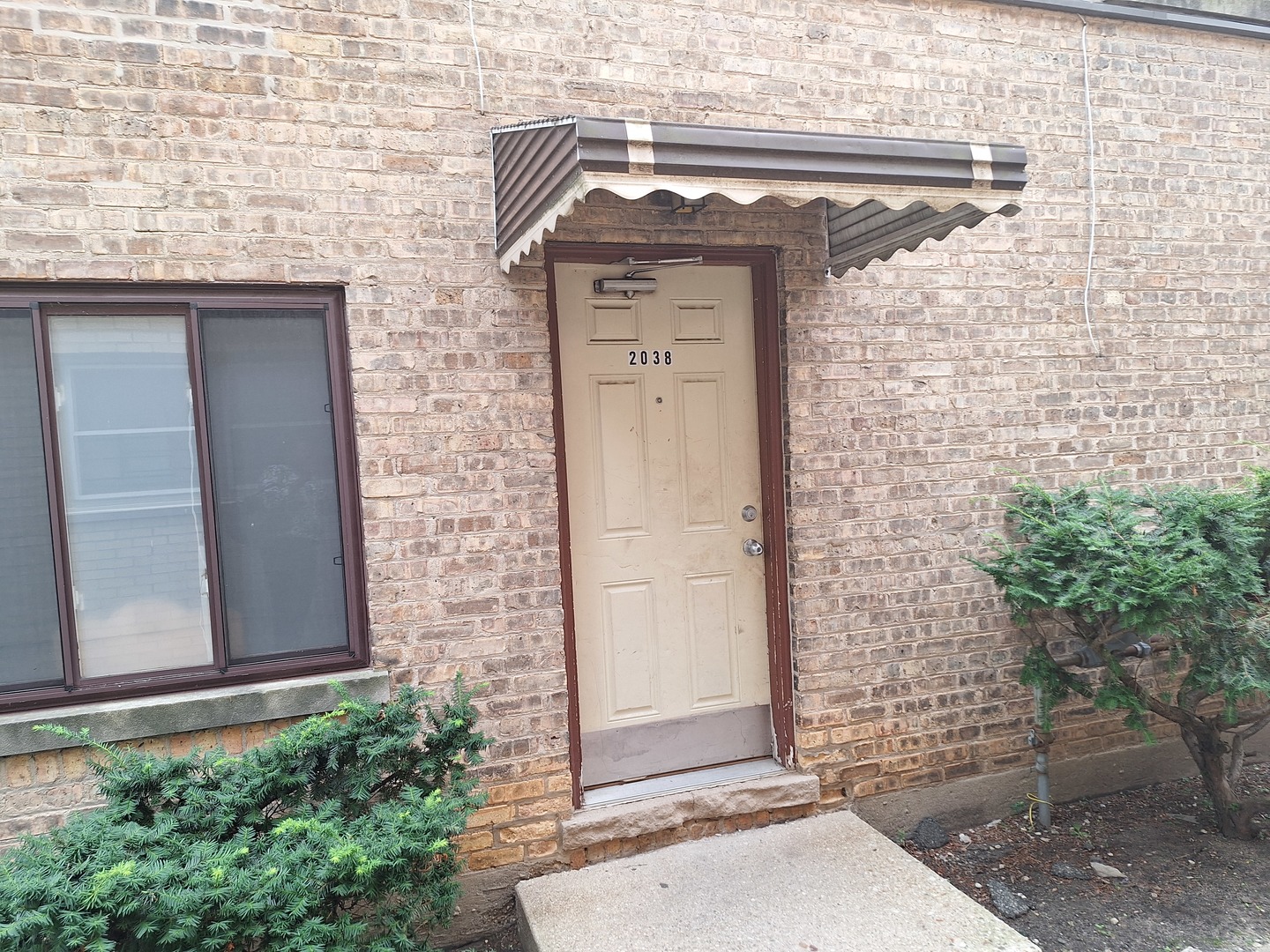 2038 W Jarvis Avenue 2D