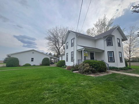 Photo of 610 E Main Street, Ashkum, IL 60911 (MLS # 12623299)