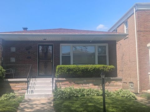 8918 S Euclid Avenue Chicago IL 60617