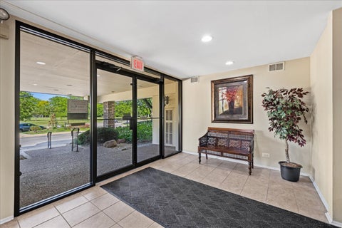 Tiny photo for 3350 N Carriageway Drive #303, Arlington Heights, IL 60004 (MLS # 12635213)