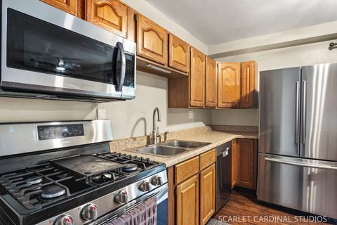 Tiny photo for 8 Dolphin Court, Oswego, IL 60543 (MLS # 12677963)