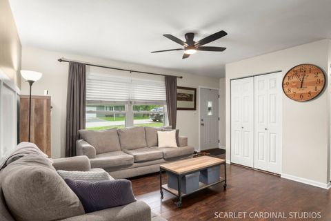 Tiny photo for 8 Dolphin Court, Oswego, IL 60543 (MLS # 12677963)