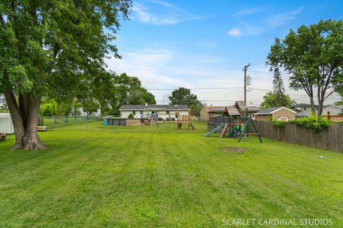 Tiny photo for 8 Dolphin Court, Oswego, IL 60543 (MLS # 12677963)