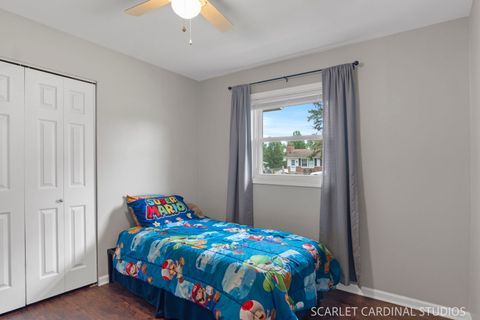Tiny photo for 8 Dolphin Court, Oswego, IL 60543 (MLS # 12677963)