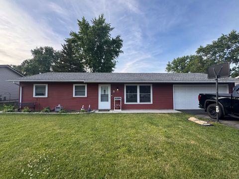 Tiny photo for 8 Dolphin Court, Oswego, IL 60543 (MLS # 12677963)