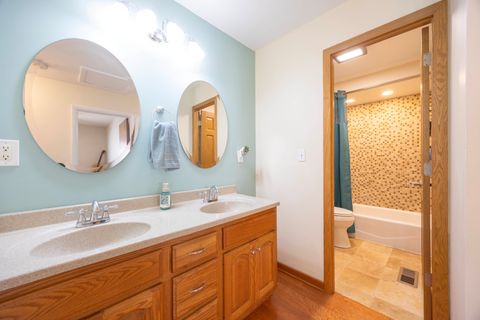 Tiny photo for 7220 Sprucewood Avenue, Woodridge, IL 60517 (MLS # 12602470)