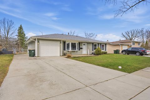 Tiny photo for 7220 Sprucewood Avenue, Woodridge, IL 60517 (MLS # 12602470)
