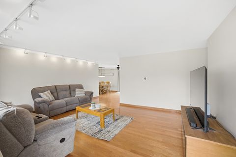 Tiny photo for 7220 Sprucewood Avenue, Woodridge, IL 60517 (MLS # 12602470)