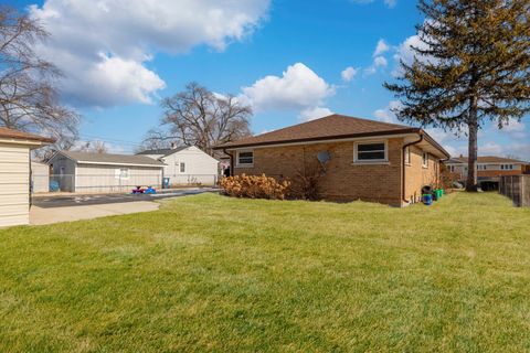 Tiny photo for 7712 S Oketo Avenue, Bridgeview, IL 60455 (MLS # 12567299)