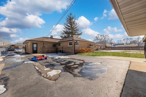 Tiny photo for 7712 S Oketo Avenue, Bridgeview, IL 60455 (MLS # 12567299)