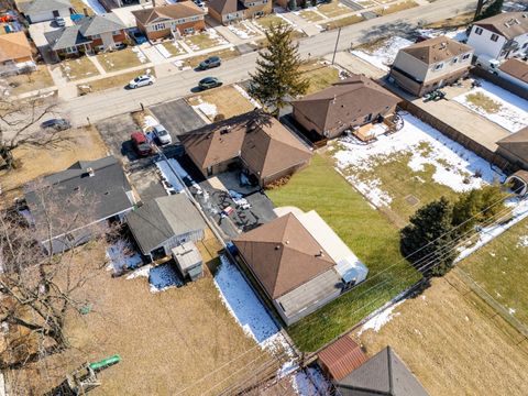 Tiny photo for 7712 S Oketo Avenue, Bridgeview, IL 60455 (MLS # 12567299)