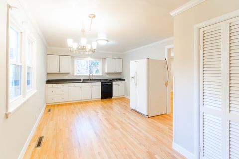 Tiny photo for 1392 W 52nd Place, La Grange Highlands, IL 60525 (MLS # 12525026)