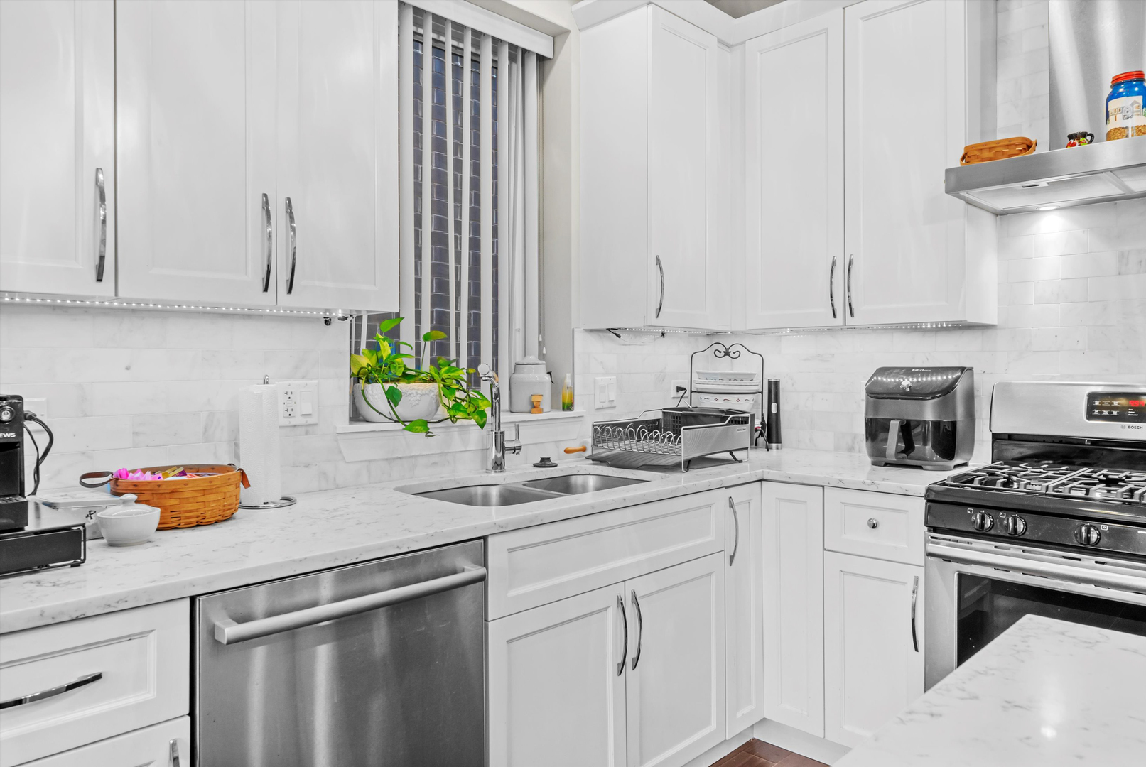 3215 N ELSTON Avenue 1N