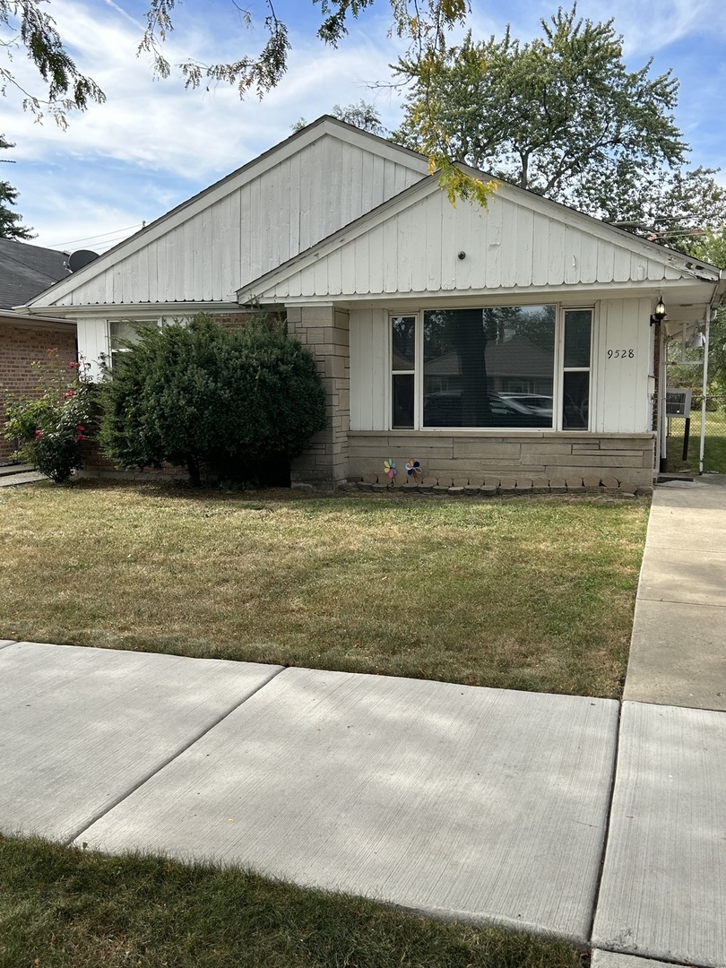 9528 S Bennett Avenue