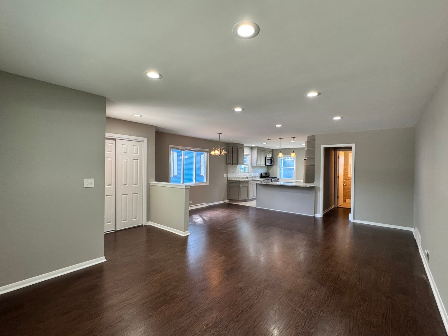 205 W Euclid Avenue