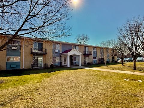 Tiny photo for 9561 Dee Road #107G, Des Plaines, IL 60016 (MLS # 12587183)