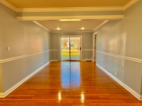 Tiny photo for 9561 Dee Road #107G, Des Plaines, IL 60016 (MLS # 12587183)