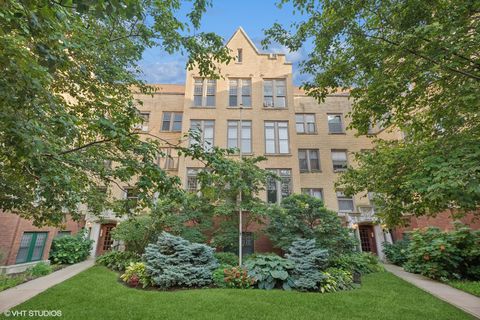Photo of 625 W Addison Street #3, Chicago, IL 60613 (MLS # 12485489)