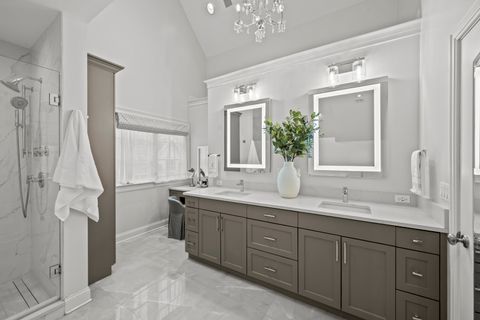 Tiny photo for 33 Washington Circle, Lake Forest, IL 60045 (MLS # 12577669)