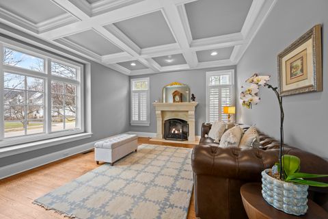 Tiny photo for 33 Washington Circle, Lake Forest, IL 60045 (MLS # 12577669)