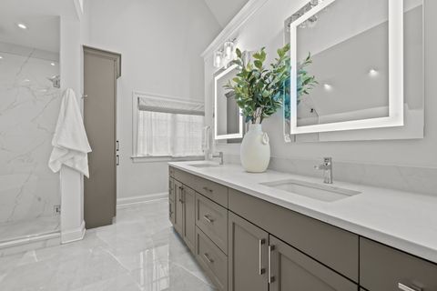 Tiny photo for 33 Washington Circle, Lake Forest, IL 60045 (MLS # 12577669)