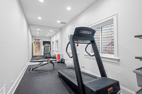 Tiny photo for 33 Washington Circle, Lake Forest, IL 60045 (MLS # 12577669)