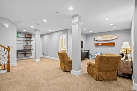 Tiny photo for 33 Washington Circle, Lake Forest, IL 60045 (MLS # 12577669)
