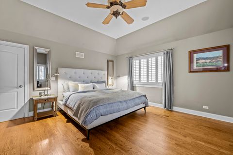 Tiny photo for 33 Washington Circle, Lake Forest, IL 60045 (MLS # 12577669)