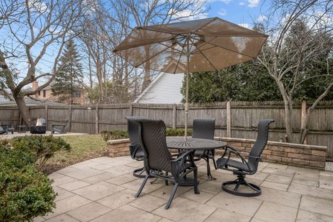 Tiny photo for 33 Washington Circle, Lake Forest, IL 60045 (MLS # 12577669)