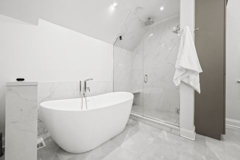 Tiny photo for 33 Washington Circle, Lake Forest, IL 60045 (MLS # 12577669)