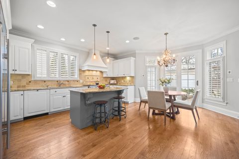 Tiny photo for 33 Washington Circle, Lake Forest, IL 60045 (MLS # 12577669)